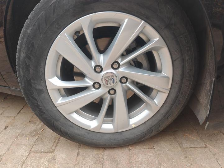 LaCrosse 2023 Facelift 25T photo 8