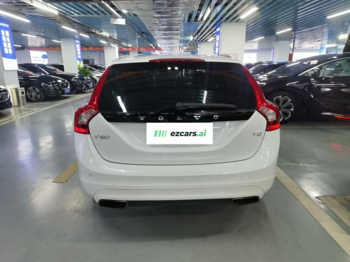 V60 2015 T5 photo 5