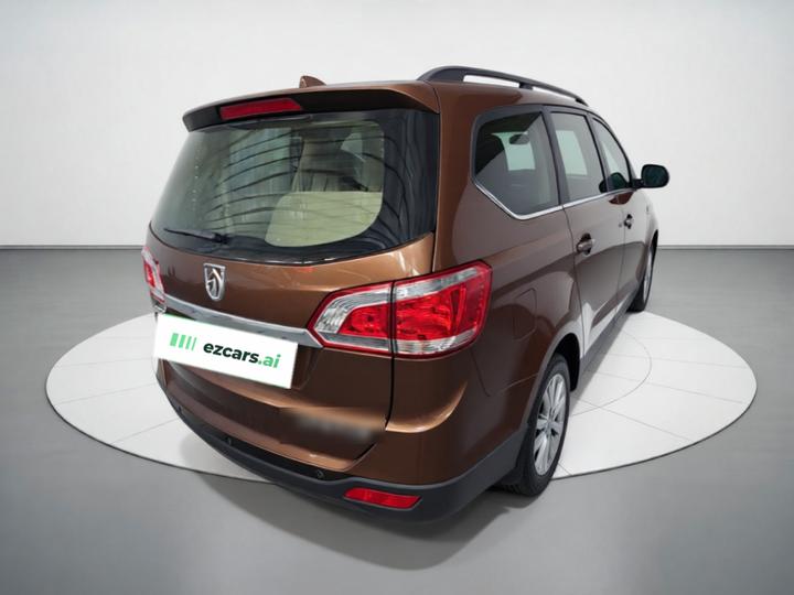 730 2014 1.5L MT Comfort 7-Seater photo 6