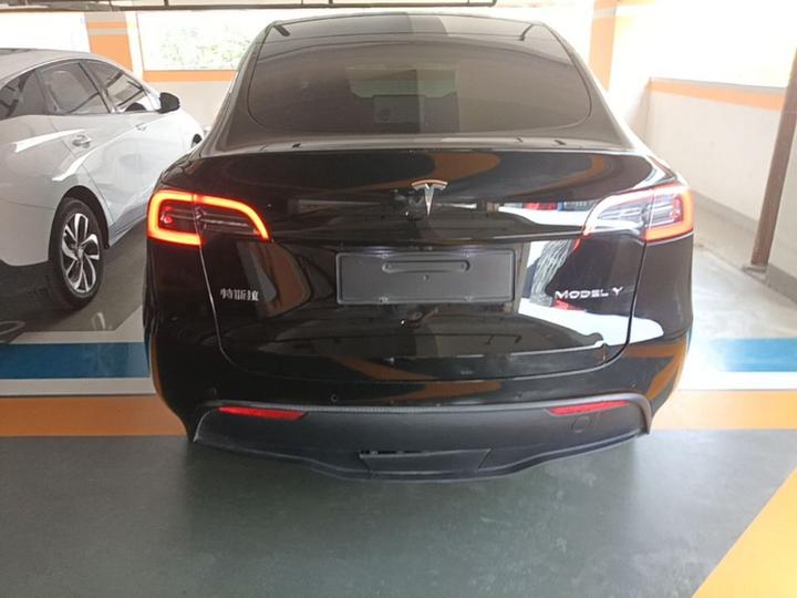 Model Y 2022 RWD photo 3