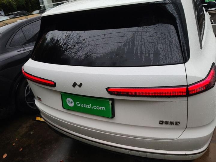 L90 2025 Ultra 6-Seater 85 photo 5