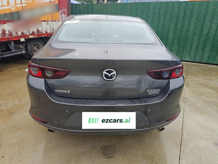 3 Axela 2023 2.0L AT photo 3