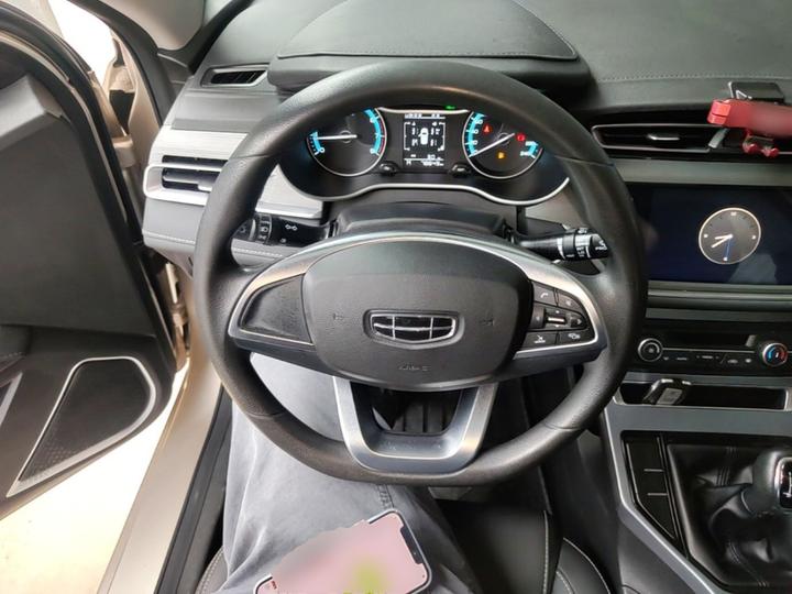 Emgrand 2021 UP 1.5L MT Luxury photo 6