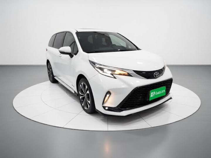 Granvia 2023 2.5L Hybrid Premium PLUS photo 3