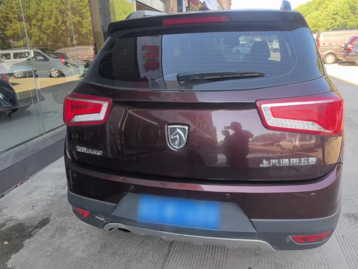 560 2015 1.8L MT Elite photo 3
