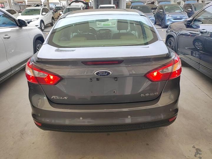 Focus 2012 Sedan 1.6L MT Comfort photo 3