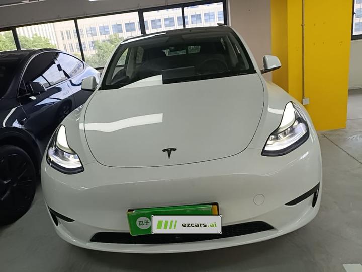 Model Y 2024 RWD photo 2