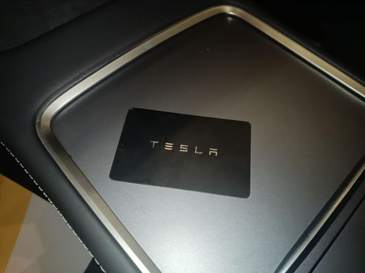 Model Y 2024 RWD photo 8