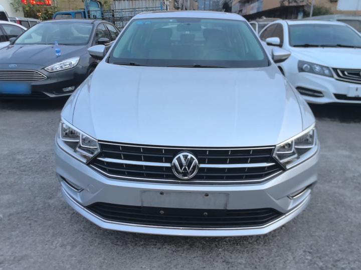 Bora 2016 1.6L AT Comfort photo 2