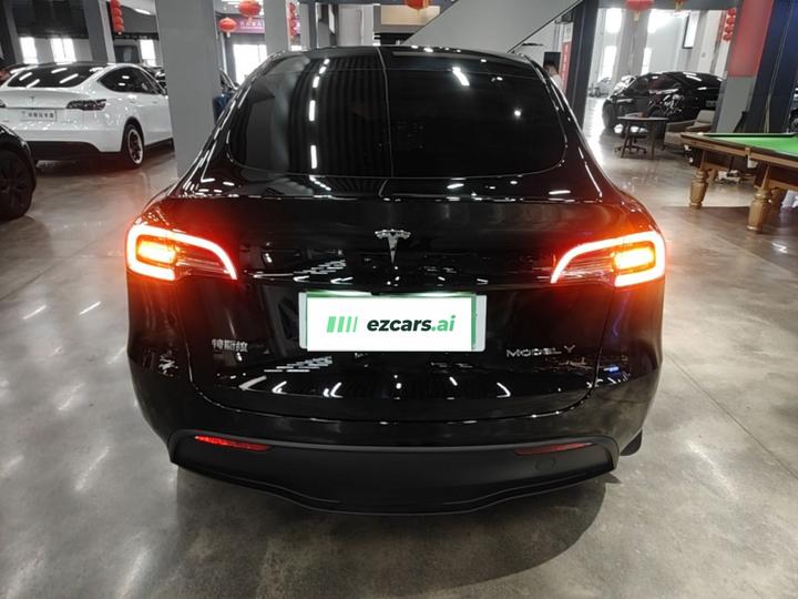 Model Y 2024 RWD photo 3