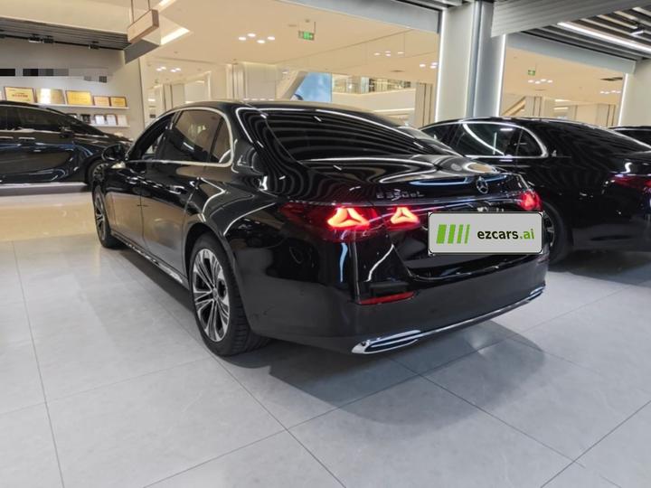 E-Class EV 2024 E 350 e L PHEV photo 4