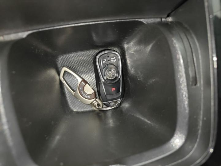 Regal 2019 Facelift 20T Luxury China VI photo 8