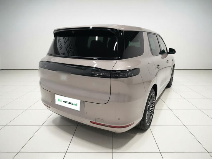 IM Motors LS8 2026 52 Max+ Tech Flagship 5-Seater photo 4