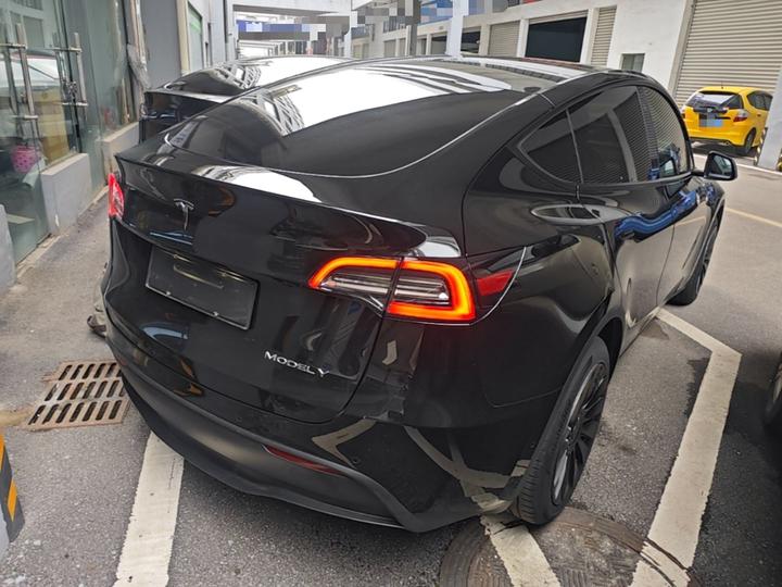Model Y 2021 Standard Range RWD photo 4