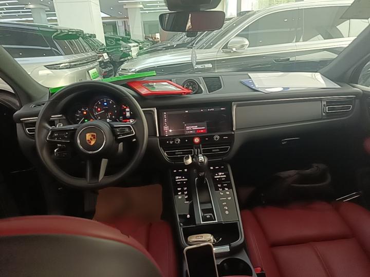 2022 Macan 2.0T photo 5