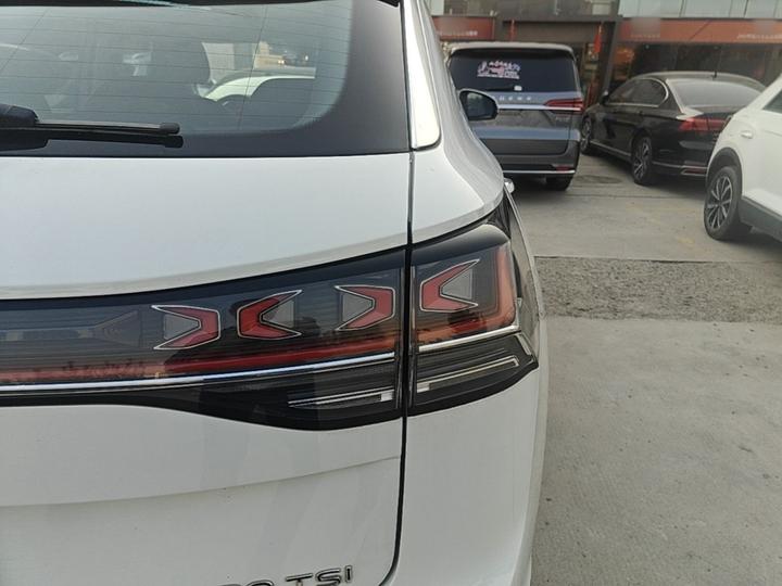 Tayron 2023 330TSI RWD Luxury Plus Advanced photo 7