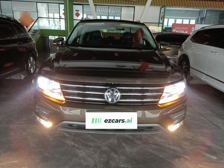 Tiguan L 2018 Facelift 330TSI AT RWD Luxury photo 2