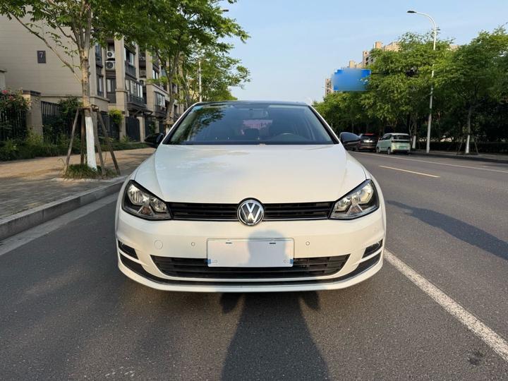 Golf 2017 230TSI AT Comfort Anniversary Edition photo 2