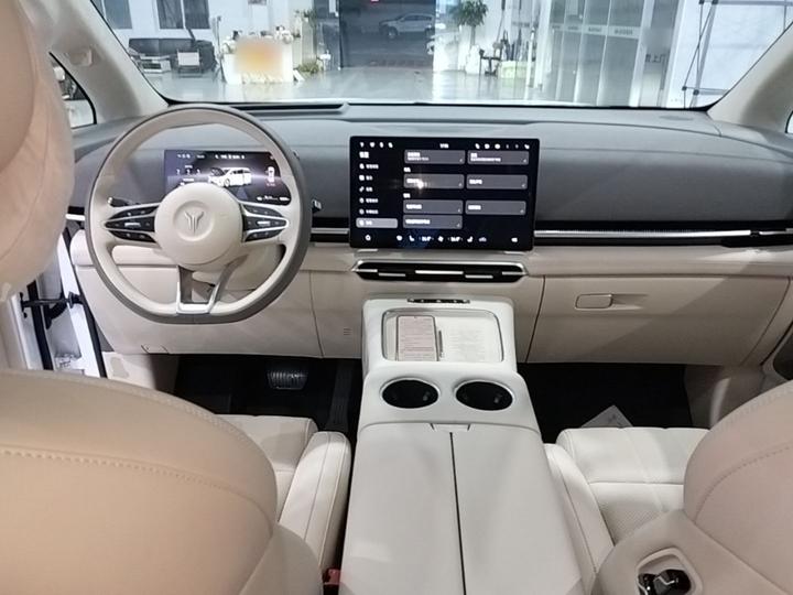 Voyah Dreamer 2025 PHEV AWD Premium Qiankun photo 5
