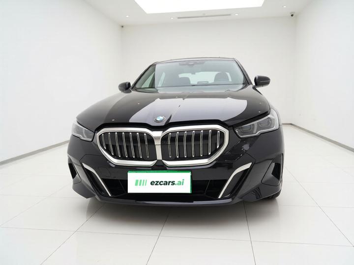 5 Series 2024 530Li Exclusive M Sport Package photo 2