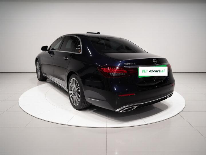 E-Class 2022 Facelift E 300 L Sport Luxury photo 4