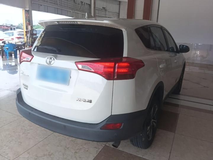 RAV4 2015 2.0L CVT RWD photo 4