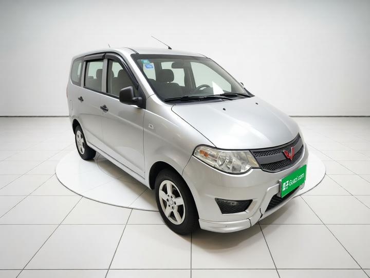 Wuling Hongguang 2014 1.2L Base IV photo 3