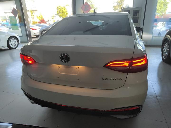 Lavida 2023 Facelift 1.5L AT photo 3
