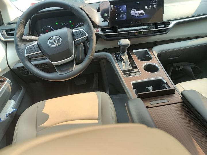 Sienna 2024 2.5L Hybrid Comfort photo 5