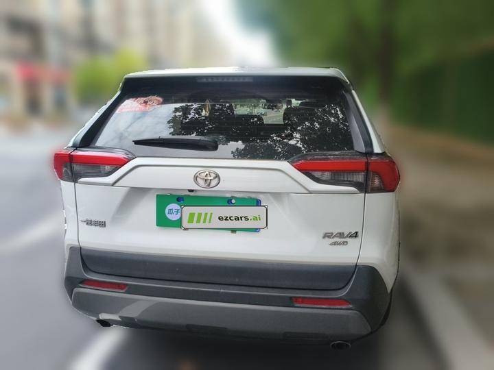 RAV4 2021 2.0L CVT AWD photo 3
