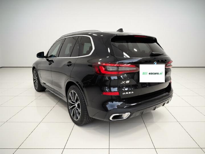 X5 2022 Facelift xDrive 30Li Exclusive M Sport Package photo 4
