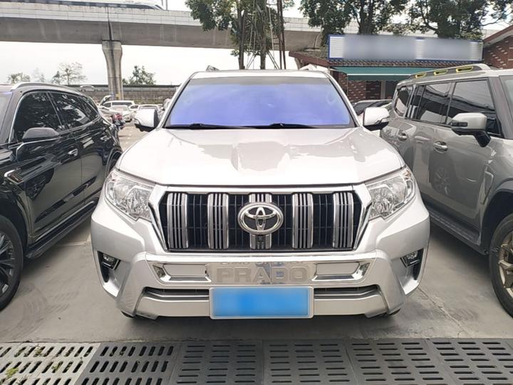 Prado Parallel Import photo 2