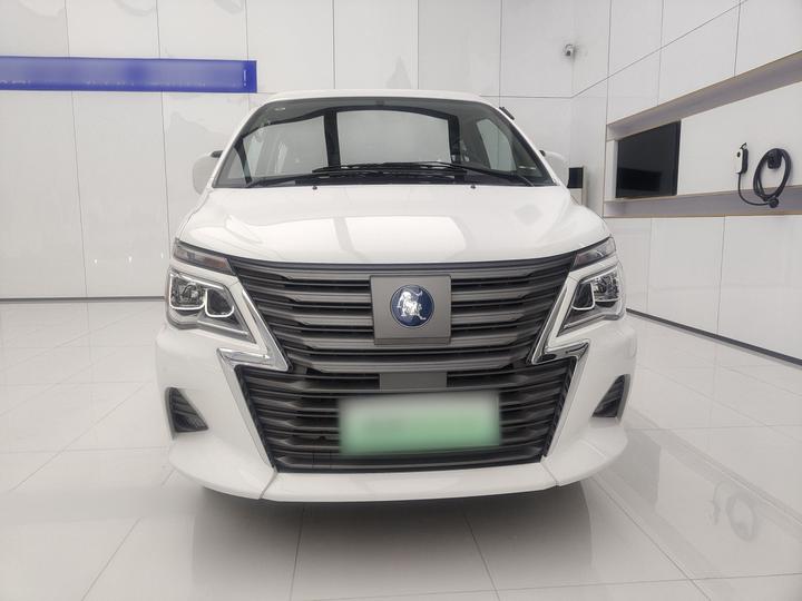 Lingzhi M5EV 2022 7-Seater photo 2