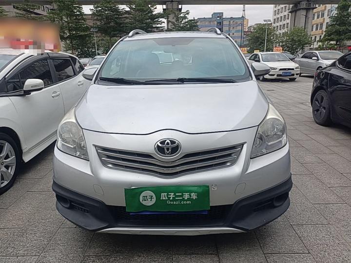 2015 180E CVT Crossover photo 2