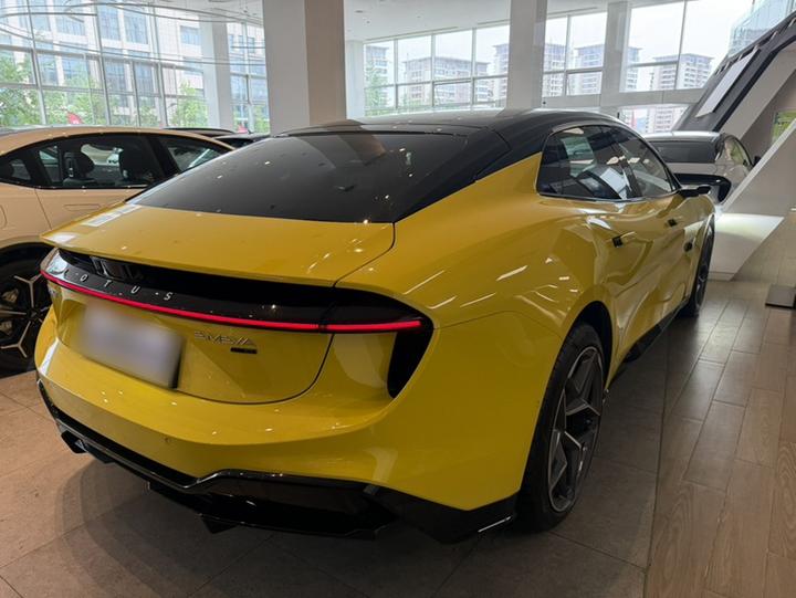 Lotus EMEYA 2025 600 Luxury photo 4