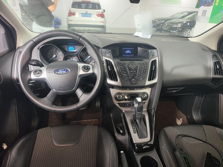 Focus 2012 Hatchback 1.6L AT photo 5