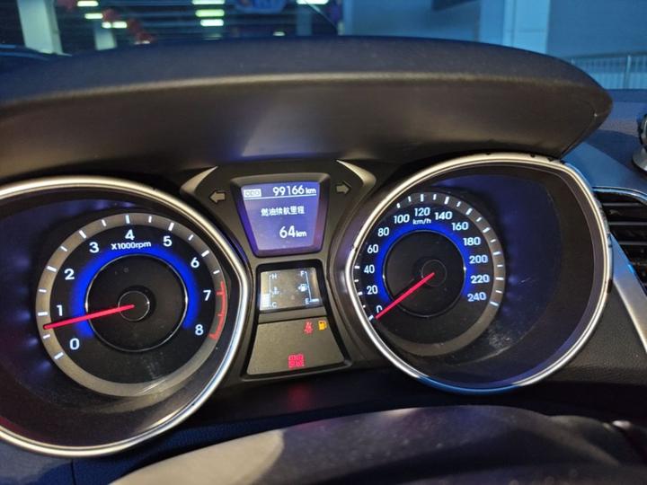 Elantra 2012 1.6L MT Leading photo 2