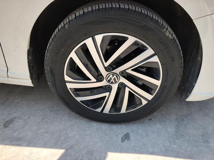 Lavida 2024 1.5L AT photo 8