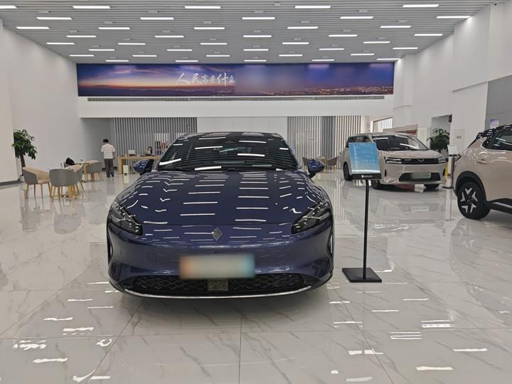 2025 EV 600km Luxury photo 3