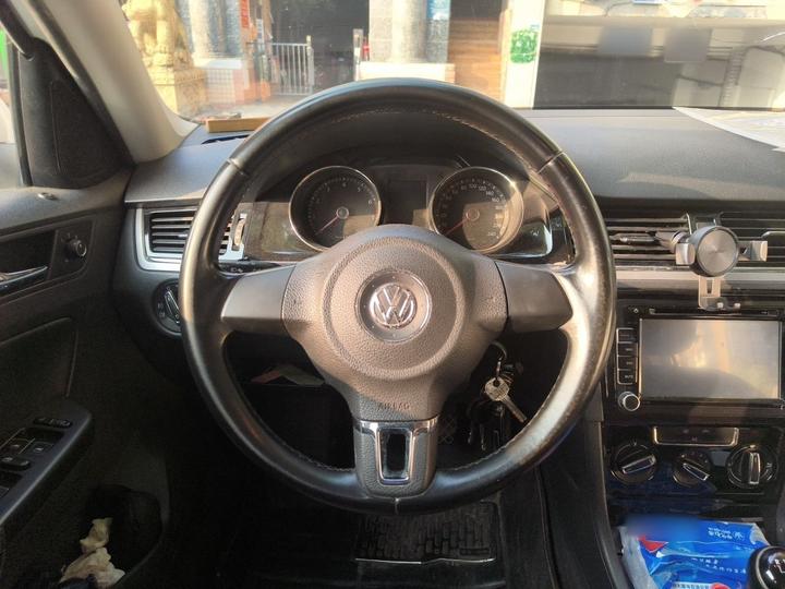 Bora 2014 1.6L MT Comfort photo 7