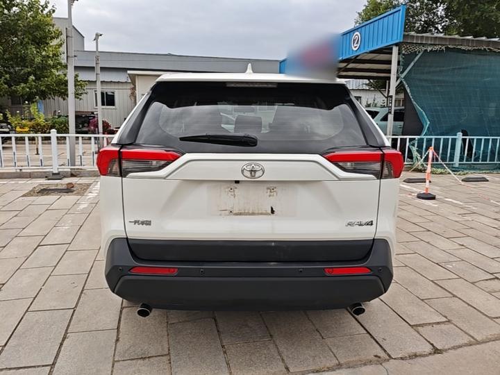 RAV4 2020 2.0L CVT RWD photo 3