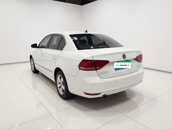 Lavida 2015 1.6L AT photo 4