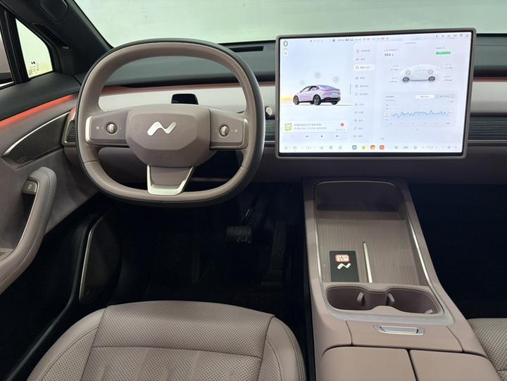 L60 2024 60kWh RWD photo 4