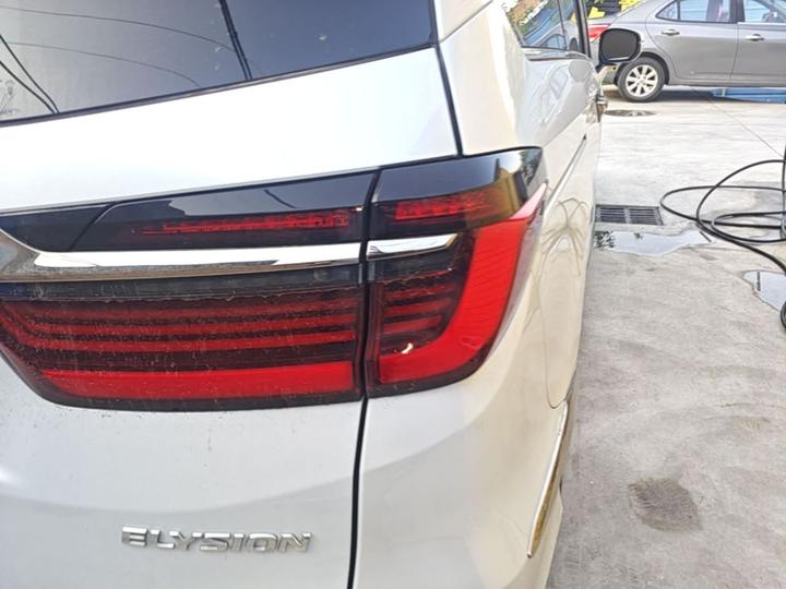 Elysion 2024 2.0L e:HEV Luxury photo 7