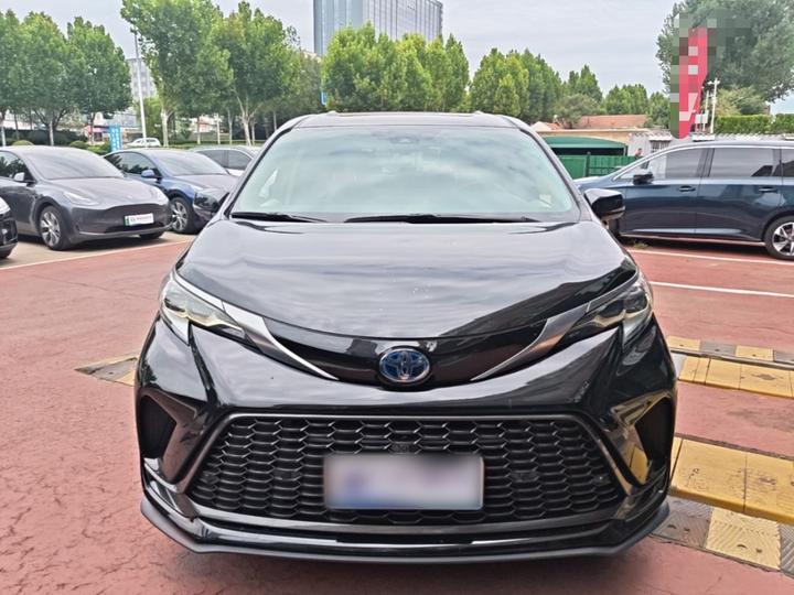 Granvia 2023 2.5L Hybrid VIP photo 2