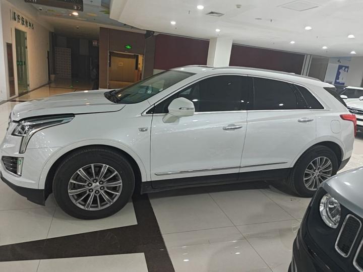 XT5 2018 25T Luxury photo 3