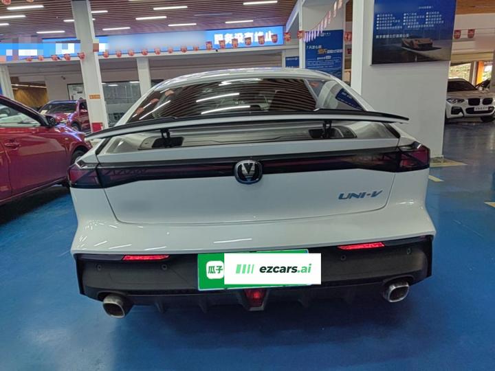 UNI-V 2023 1.5T Premium photo 5