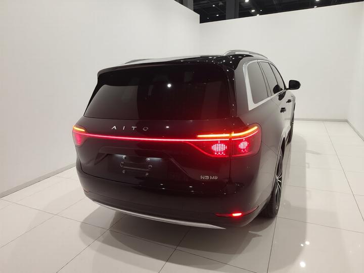 HIMA AITO M9 2024 EREV Ultra 42kWh 6-Seater photo 5
