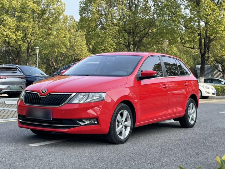Rapid Spaceback 2019 Facelift 1.5L AT Comfort China VI
