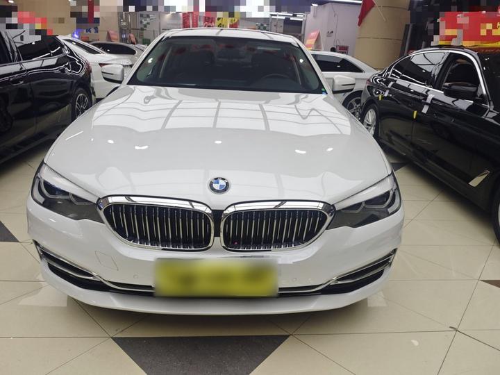 5 Series 2019 525Li Luxury photo 2